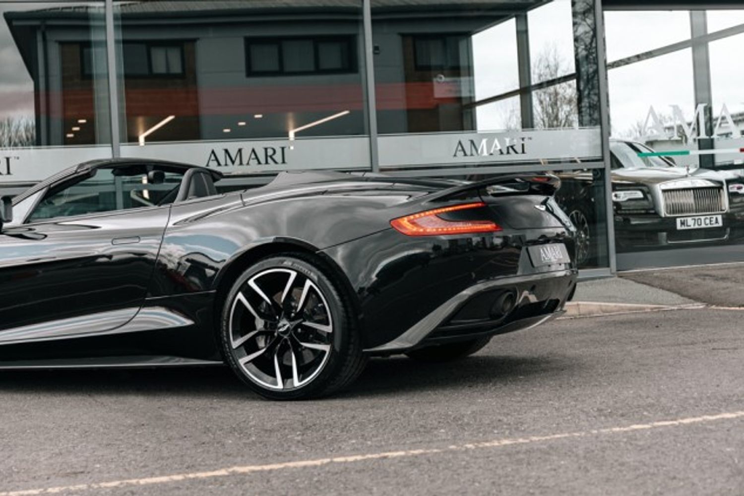 ASTON MARTIN VANQUISH CONVERTIBLE Carbon Black 5.9 V12 2DR AUTOMATIC