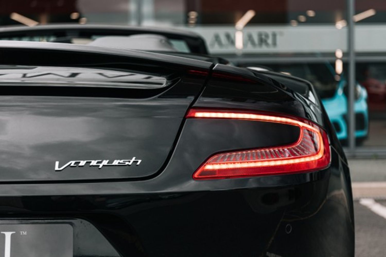 ASTON MARTIN VANQUISH CONVERTIBLE Carbon Black 5.9 V12 2DR AUTOMATIC