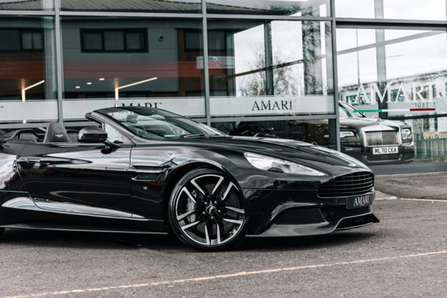 ASTON MARTIN VANQUISH CONVERTIBLE Carbon Black 5.9 V12 2DR AUTOMATIC