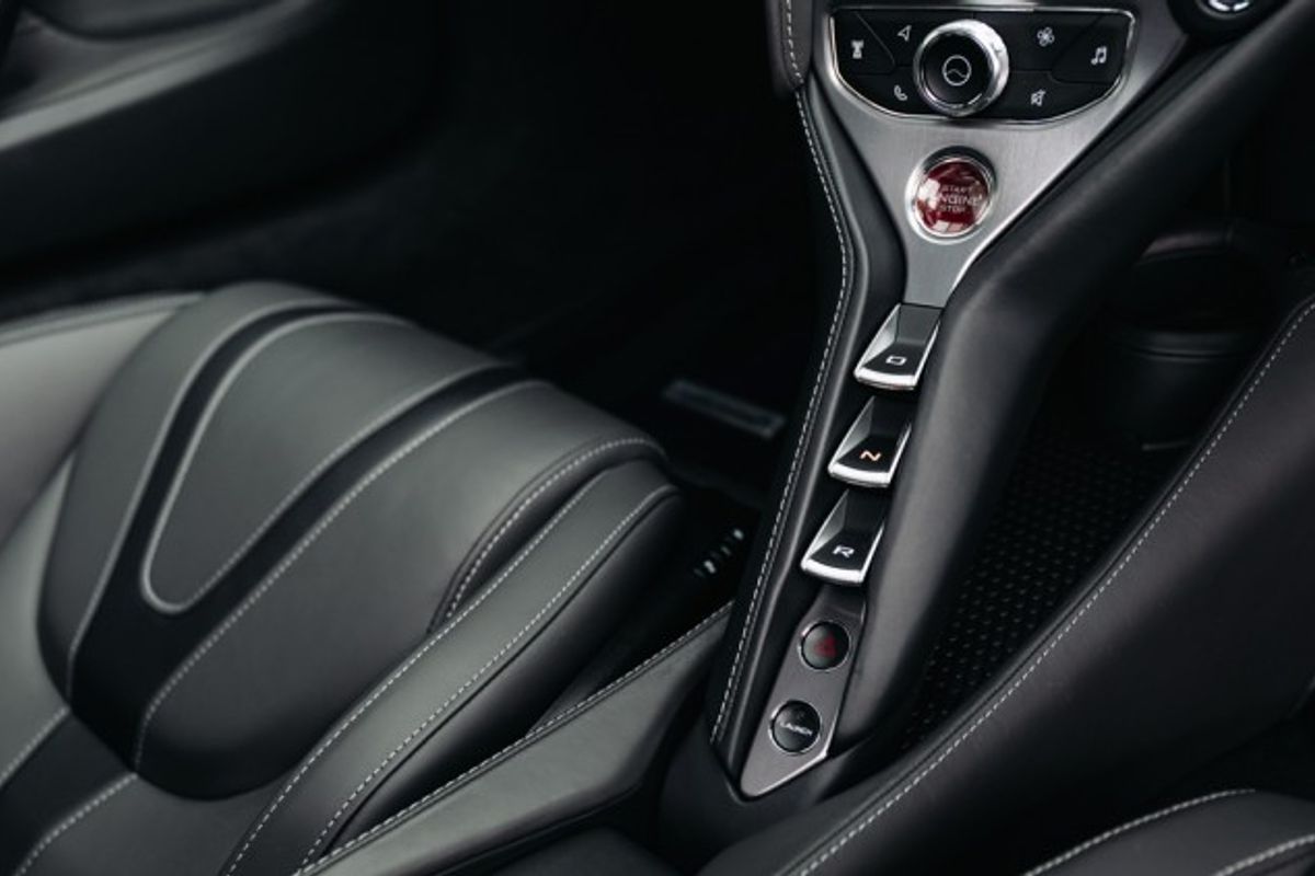 MCLAREN 720S V8 SSG COUPE 4.0 V8 SSG 2DR SEMI AUTOMATIC