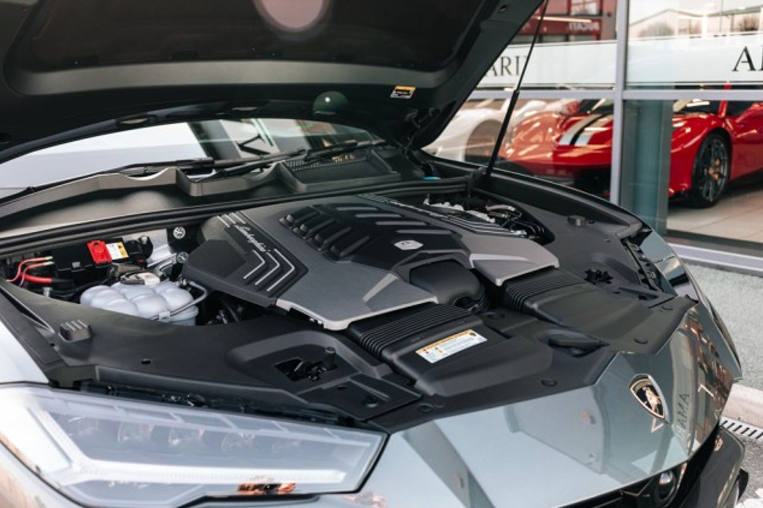 LAMBORGHINI URUS ESTATE 4.0 V8 5DR AUTOMATIC