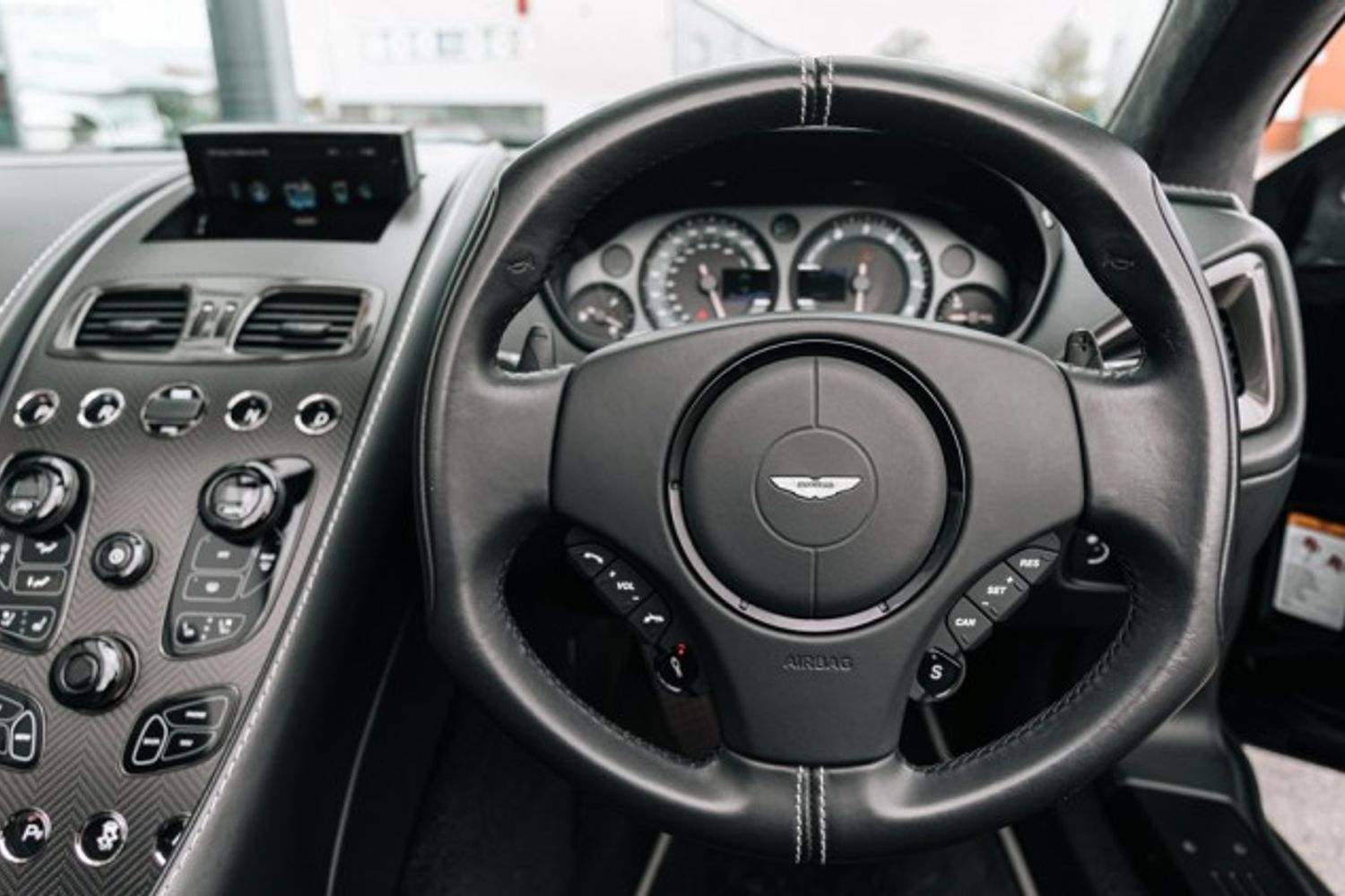 ASTON MARTIN VANQUISH CONVERTIBLE Carbon Black 5.9 V12 2DR AUTOMATIC