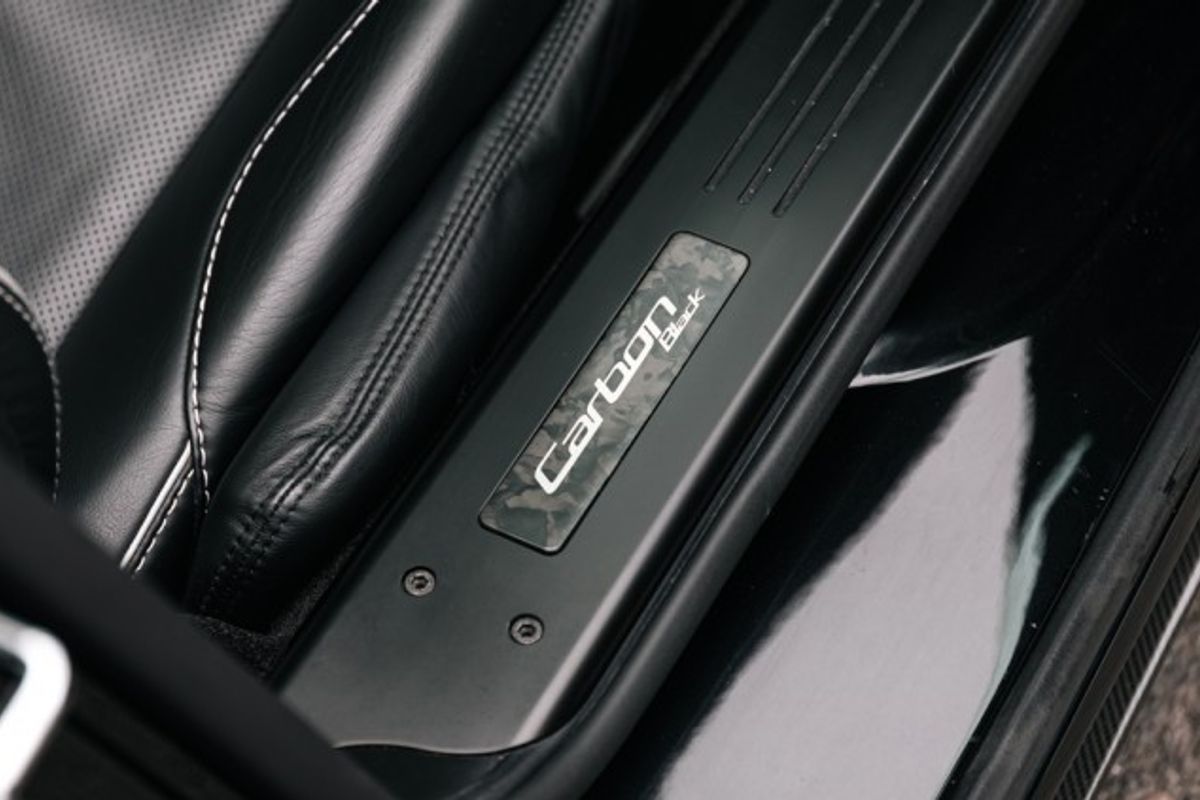 ASTON MARTIN VANQUISH CONVERTIBLE Carbon Black 5.9 V12 2DR AUTOMATIC