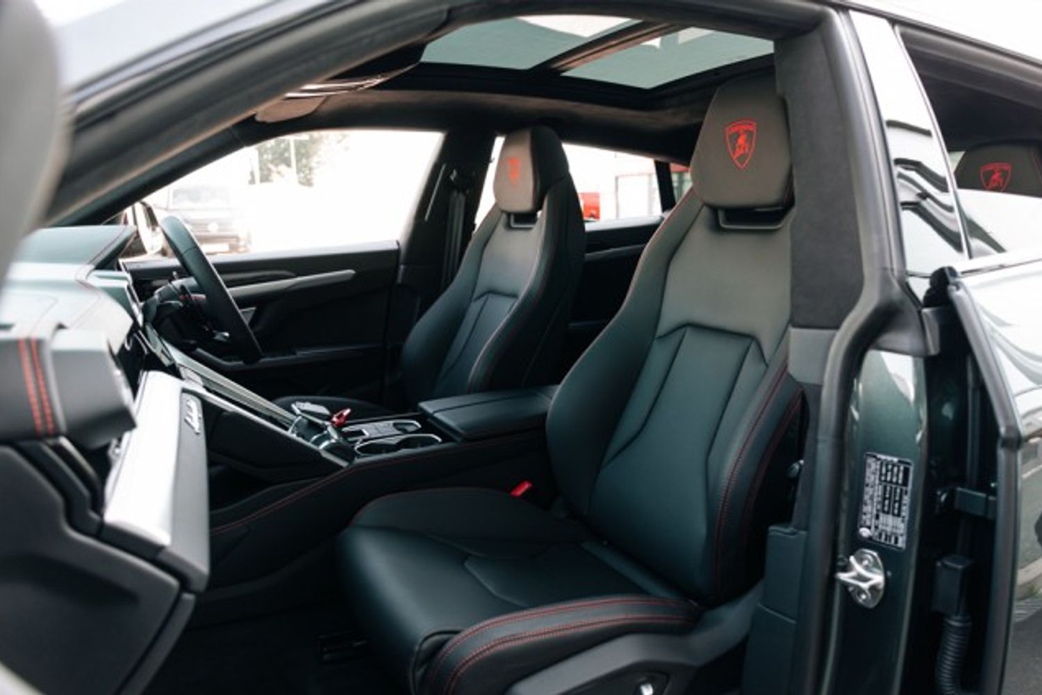 LAMBORGHINI URUS ESTATE 4.0 V8 5DR AUTOMATIC