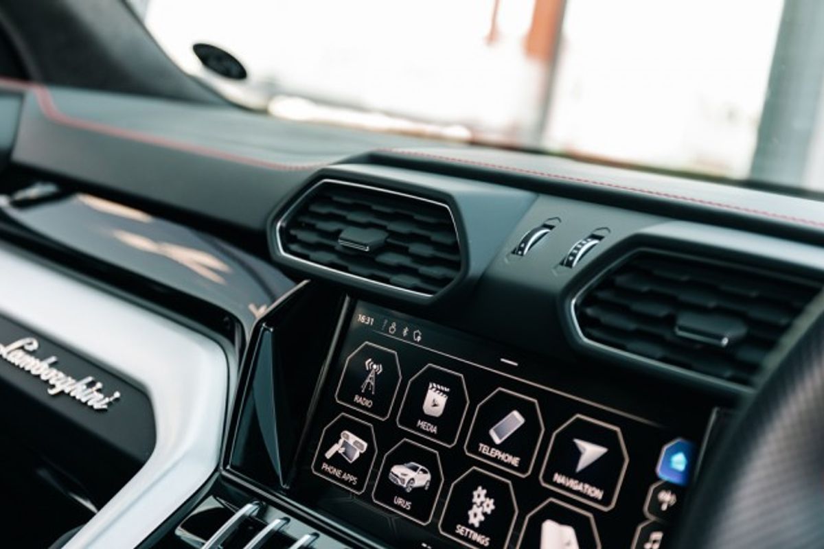 LAMBORGHINI URUS ESTATE 4.0 V8 5DR AUTOMATIC