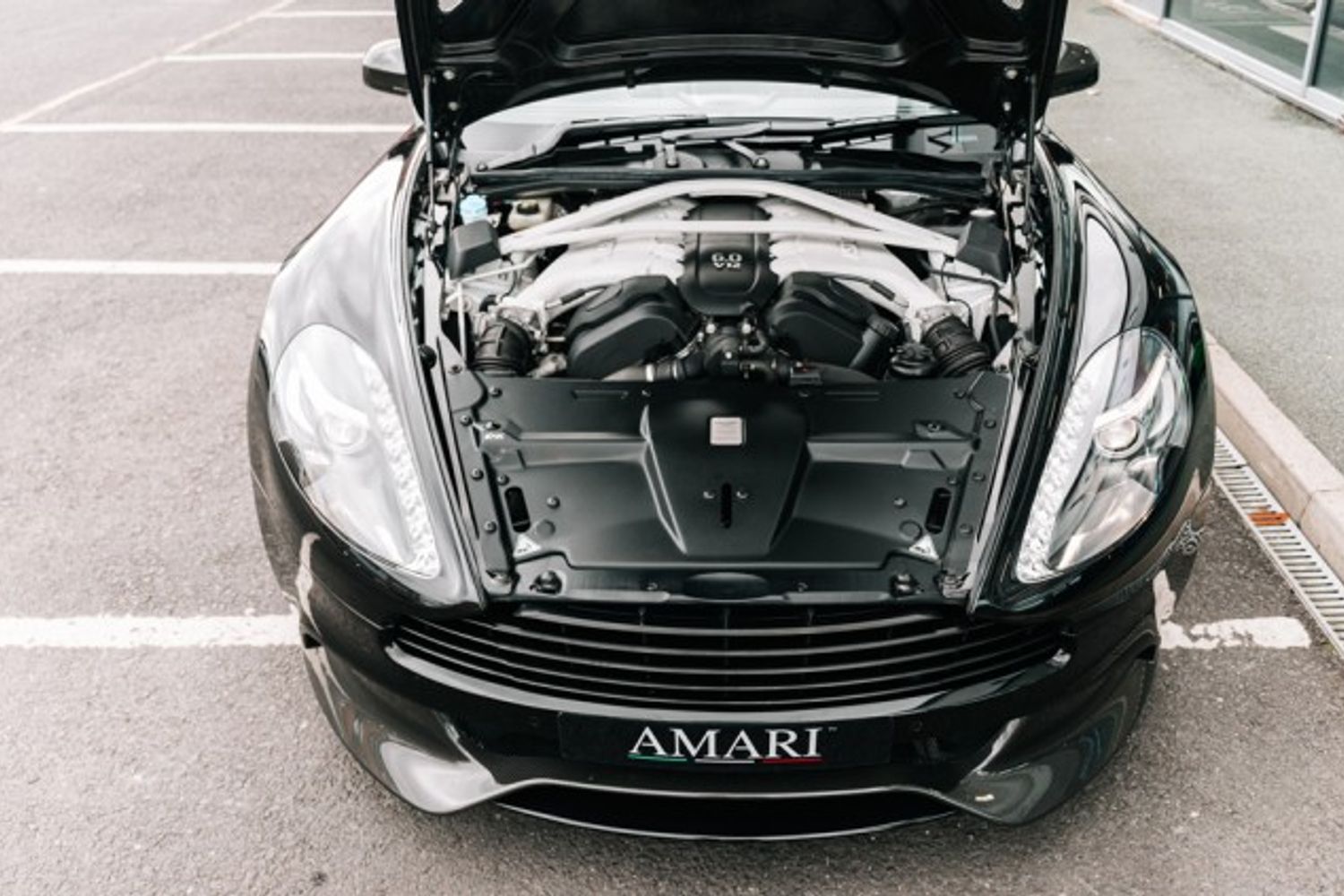 ASTON MARTIN VANQUISH CONVERTIBLE Carbon Black 5.9 V12 2DR AUTOMATIC