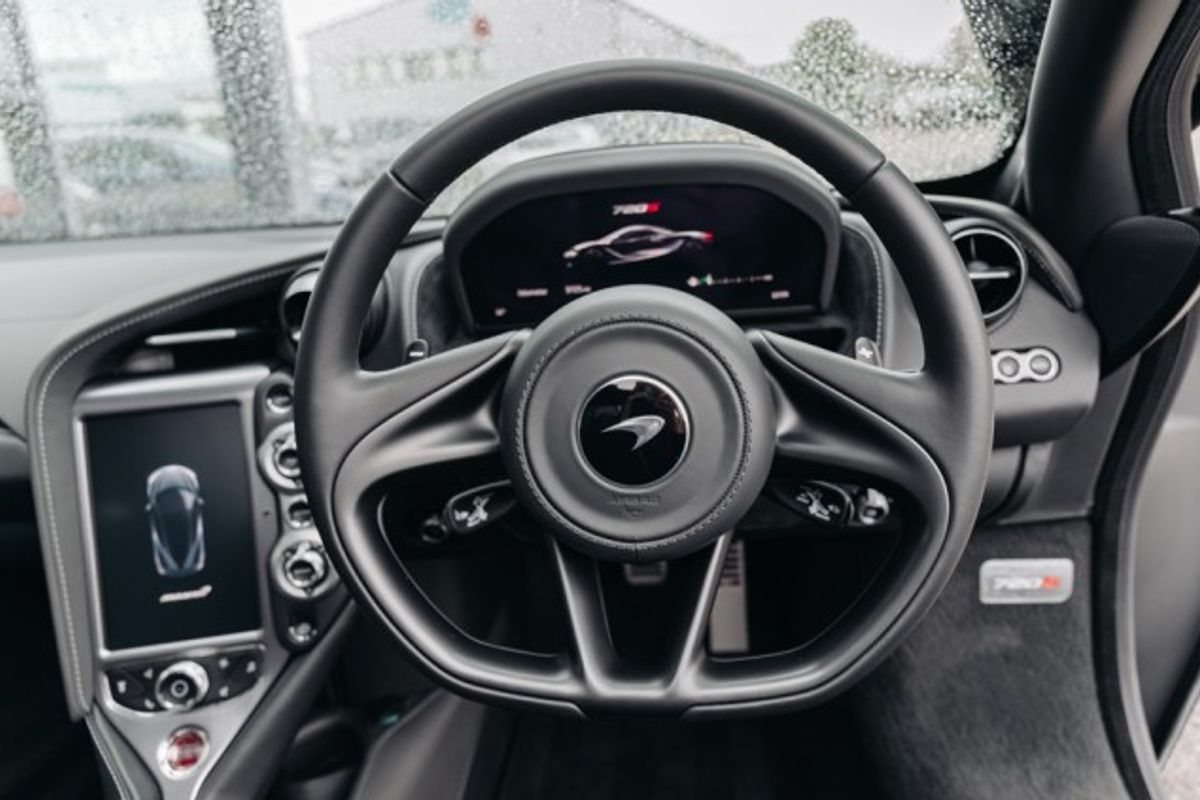 MCLAREN 720S V8 SSG COUPE 4.0 V8 SSG 2DR SEMI AUTOMATIC