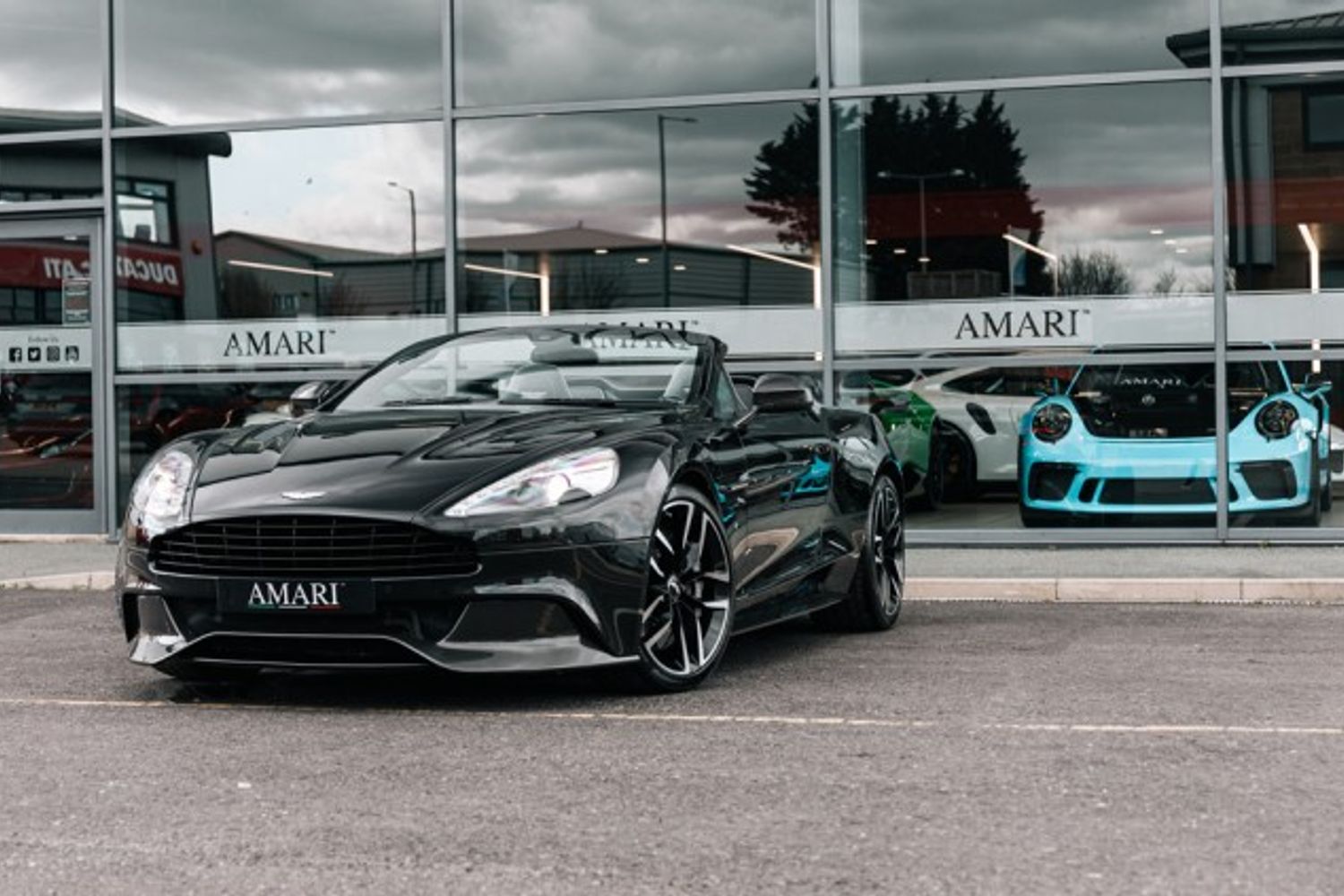 ASTON MARTIN VANQUISH CONVERTIBLE Carbon Black 5.9 V12 2DR AUTOMATIC