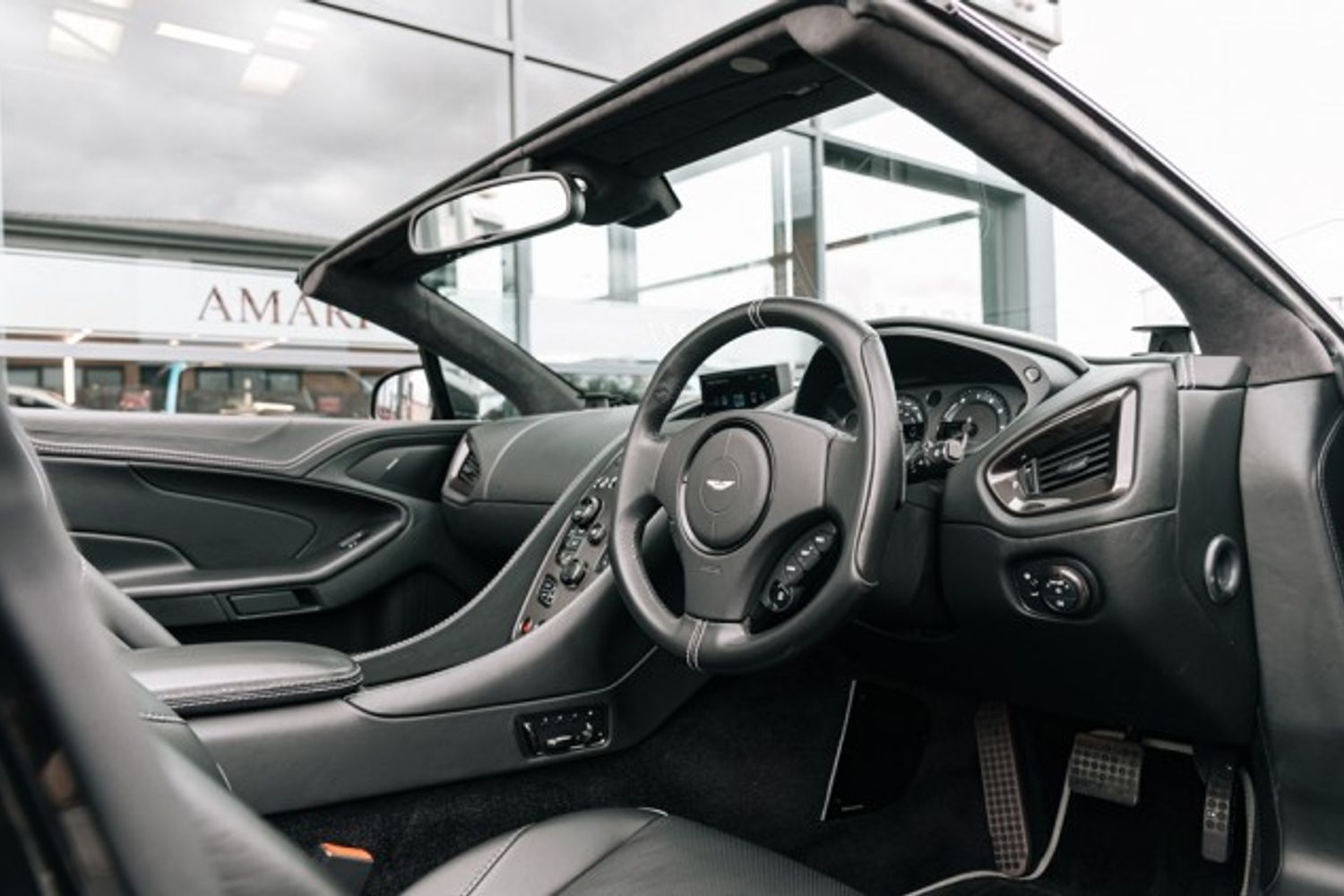 ASTON MARTIN VANQUISH CONVERTIBLE Carbon Black 5.9 V12 2DR AUTOMATIC