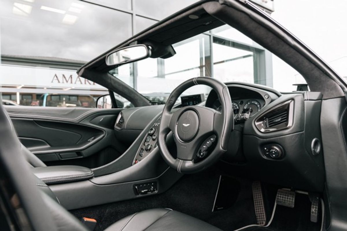 ASTON MARTIN VANQUISH CONVERTIBLE Carbon Black 5.9 V12 2DR AUTOMATIC