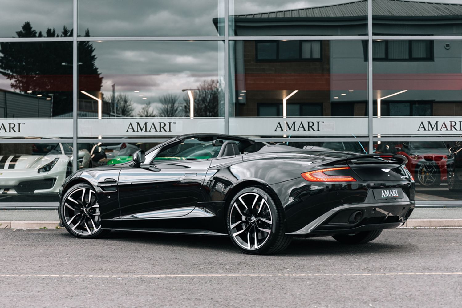 ASTON MARTIN VANQUISH CONVERTIBLE Carbon Black 5.9 V12 2DR AUTOMATIC