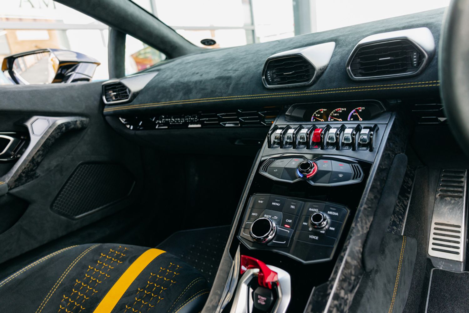 LAMBORGHINI HURACAN LP 640-4 PERFORMANTE COUPE 5.2 LP 640-4 PERFORMANTE 2DR SEMI AUTOMATIC