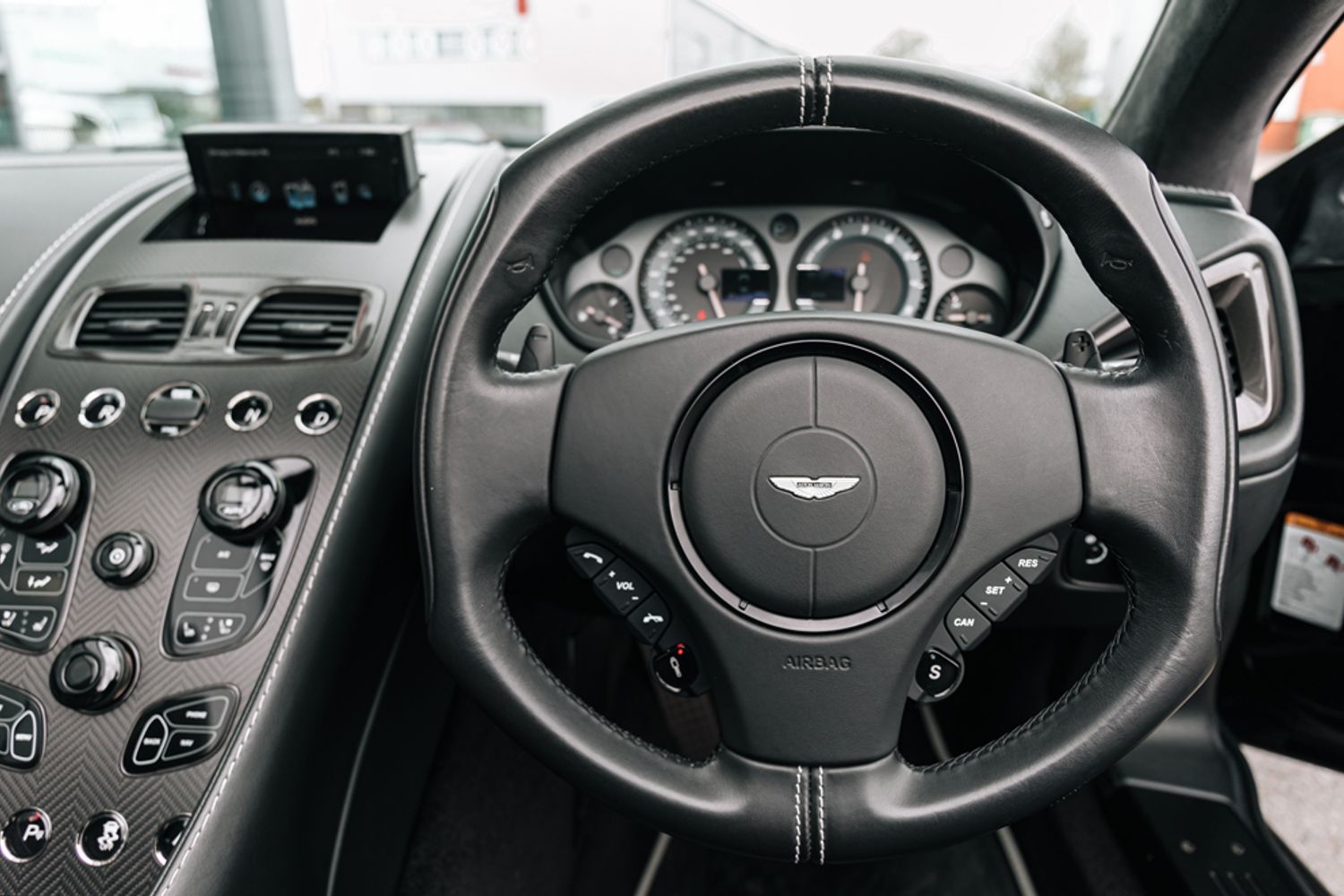 ASTON MARTIN VANQUISH CONVERTIBLE Carbon Black 5.9 V12 2DR AUTOMATIC