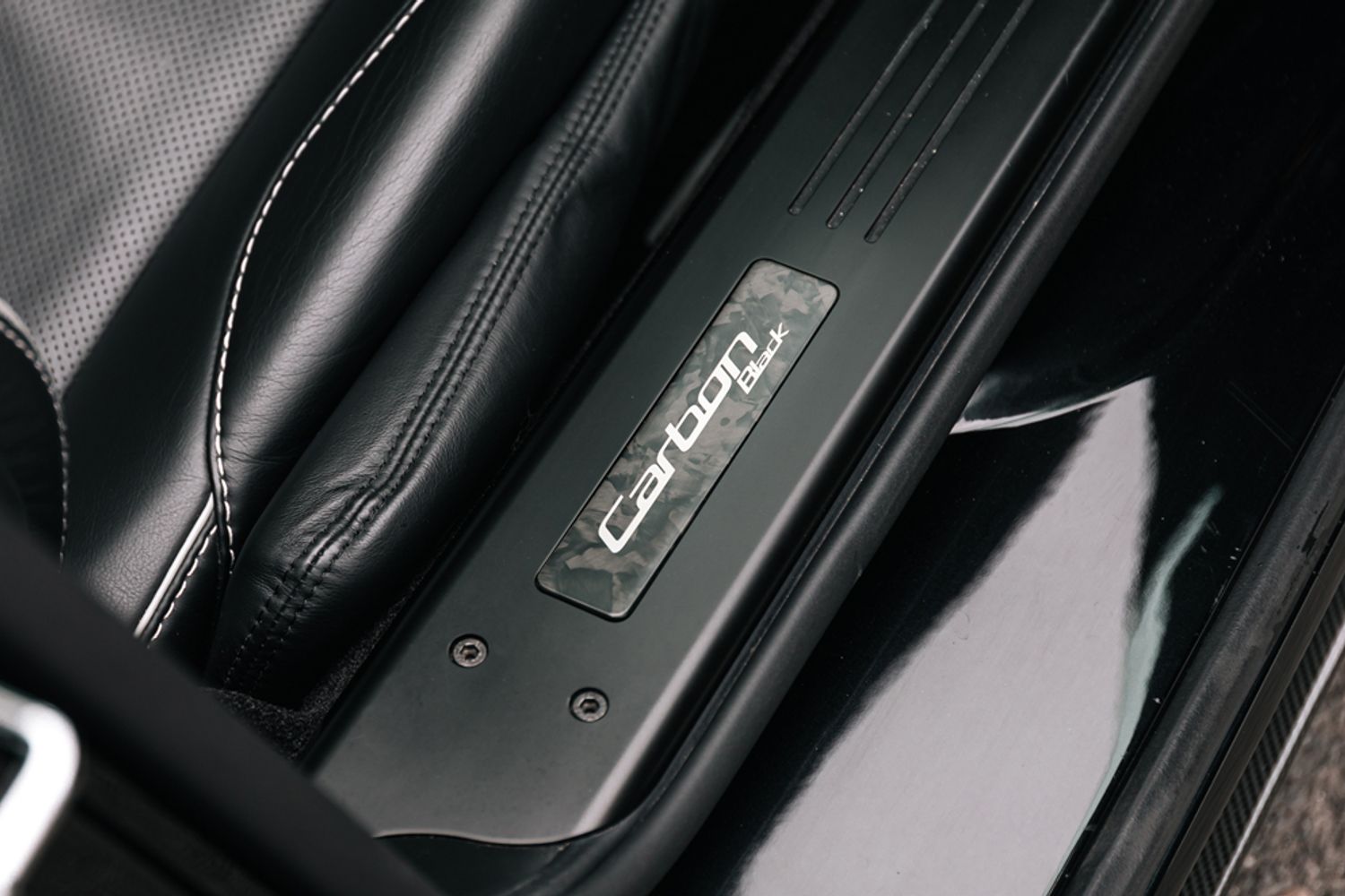 ASTON MARTIN VANQUISH CONVERTIBLE Carbon Black 5.9 V12 2DR AUTOMATIC