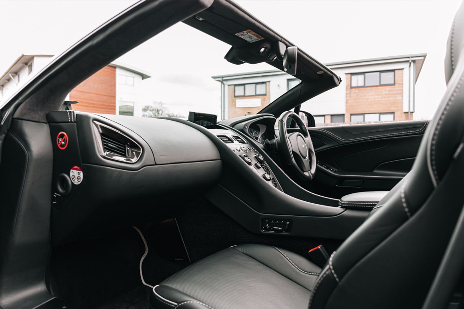 ASTON MARTIN VANQUISH CONVERTIBLE Carbon Black 5.9 V12 2DR AUTOMATIC