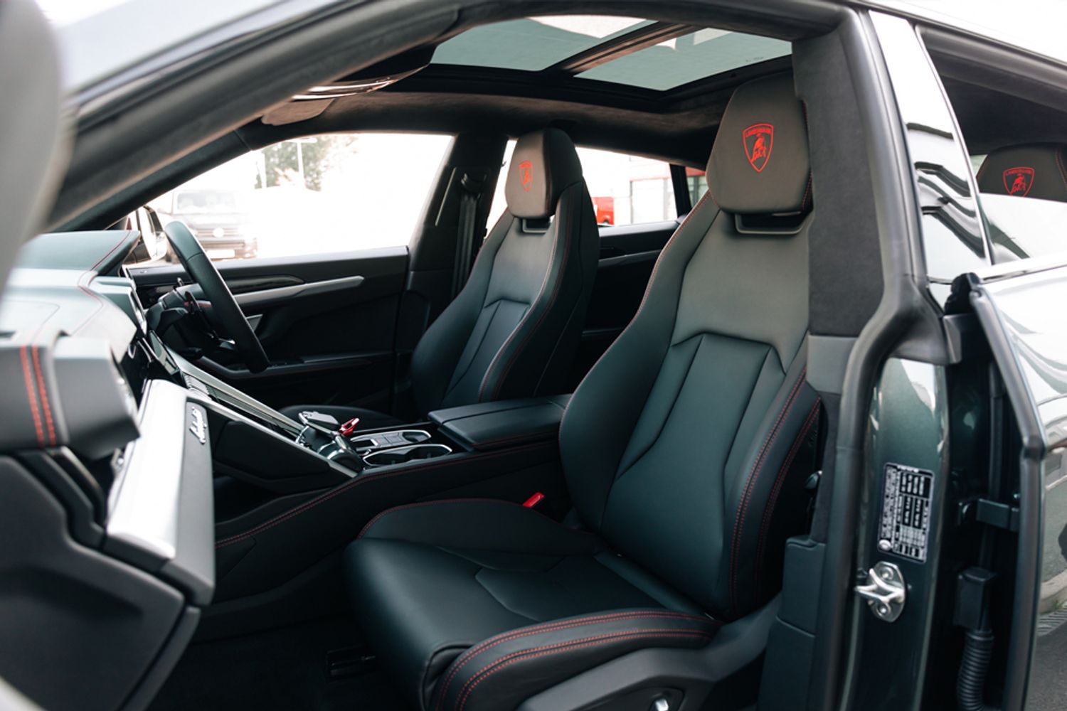 LAMBORGHINI URUS ESTATE 4.0 V8 5DR AUTOMATIC