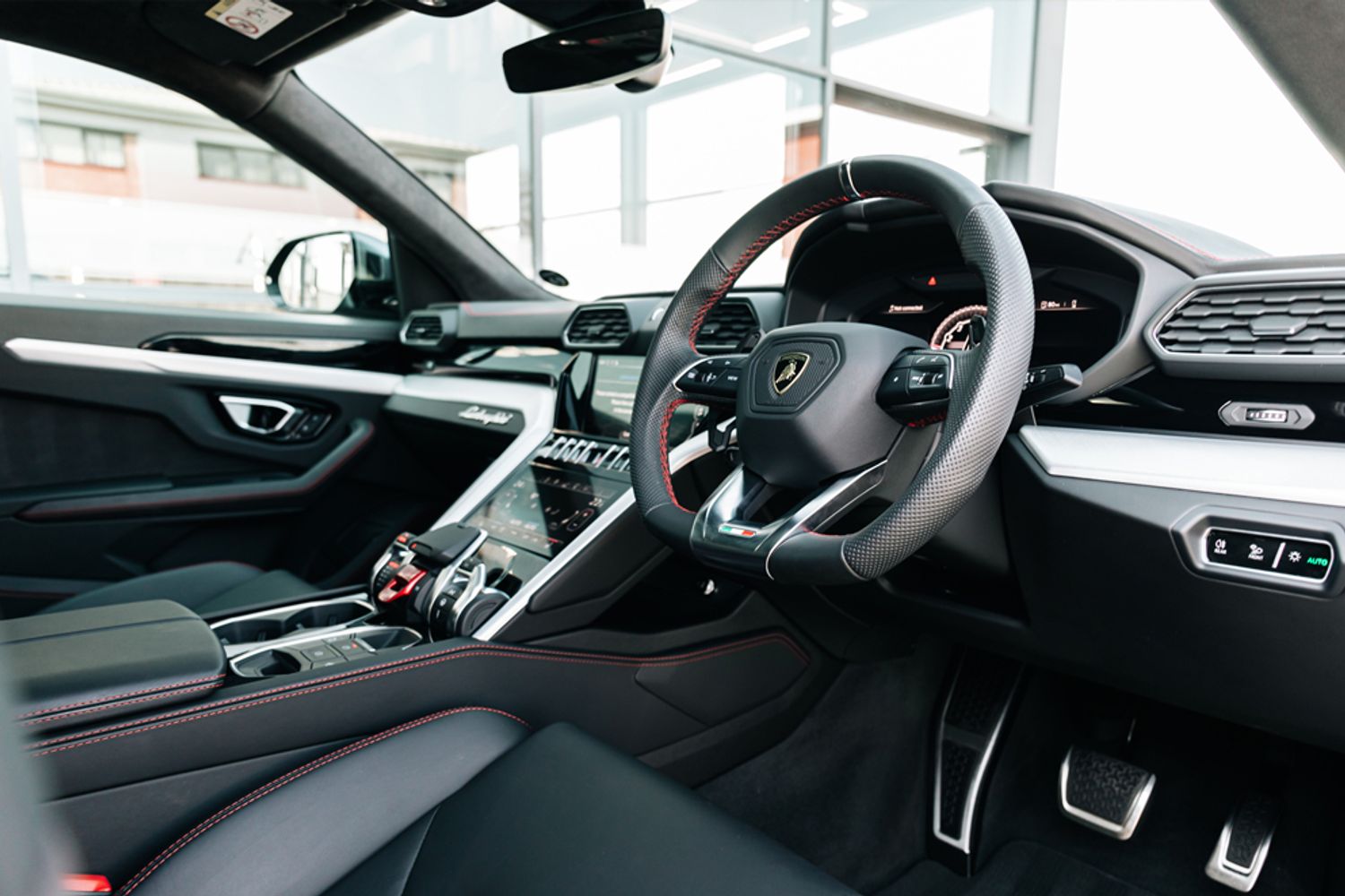 LAMBORGHINI URUS ESTATE 4.0 V8 5DR AUTOMATIC