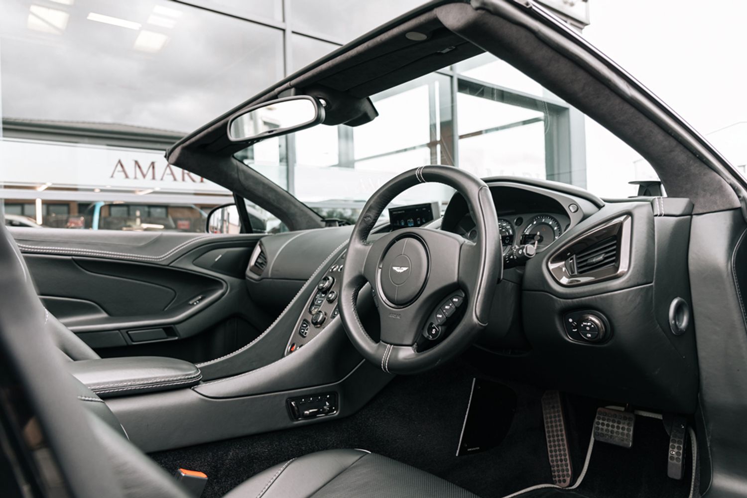 ASTON MARTIN VANQUISH CONVERTIBLE Carbon Black 5.9 V12 2DR AUTOMATIC