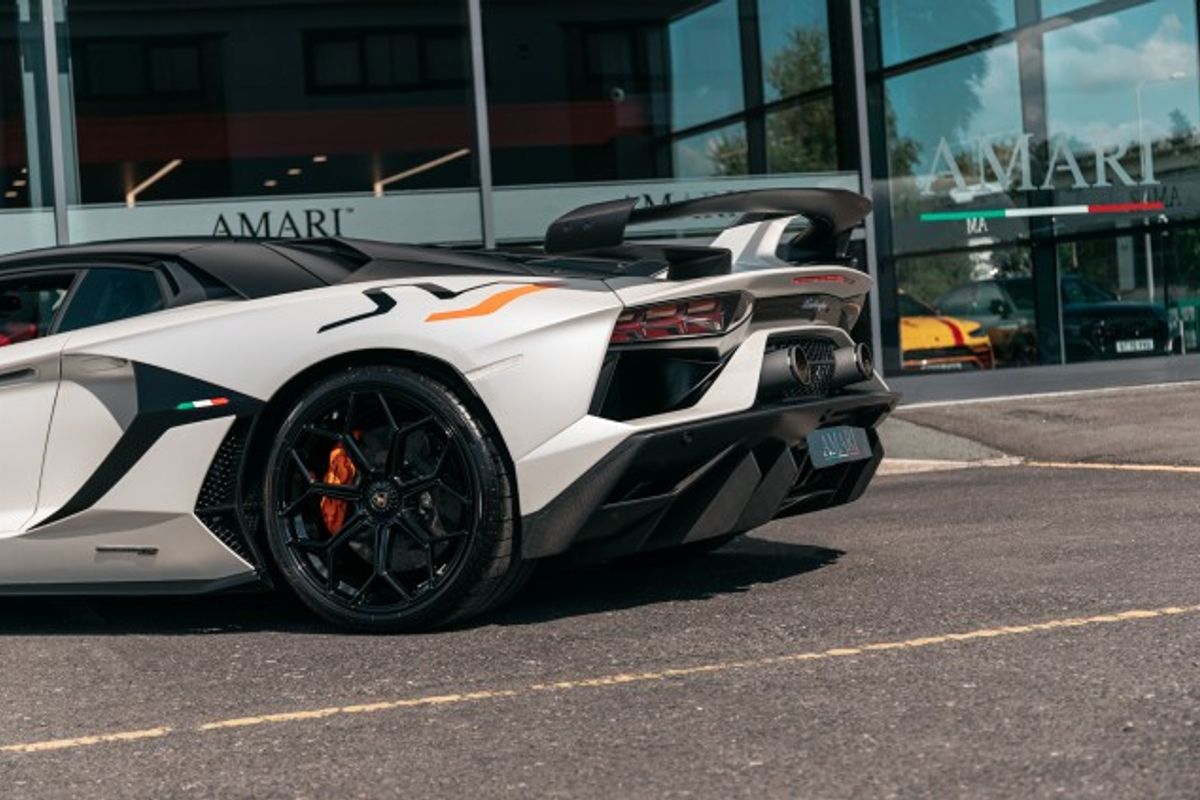 LAMBORGHINI AVENTADOR COUPE 6.5 LP 770-4 SVJ 2DR SEMI AUTOMATIC