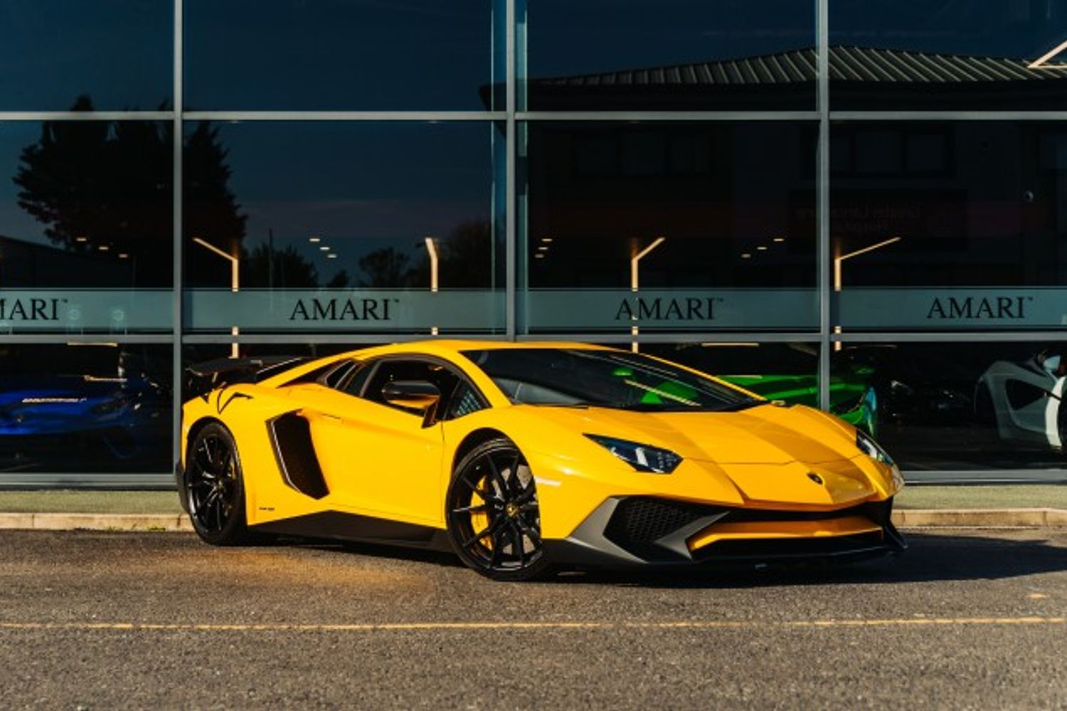 LAMBORGHINI AVENTADOR COUPE 6.5 LP 750-4 SUPERVELOCE 2DR SEMI AUTOMATIC