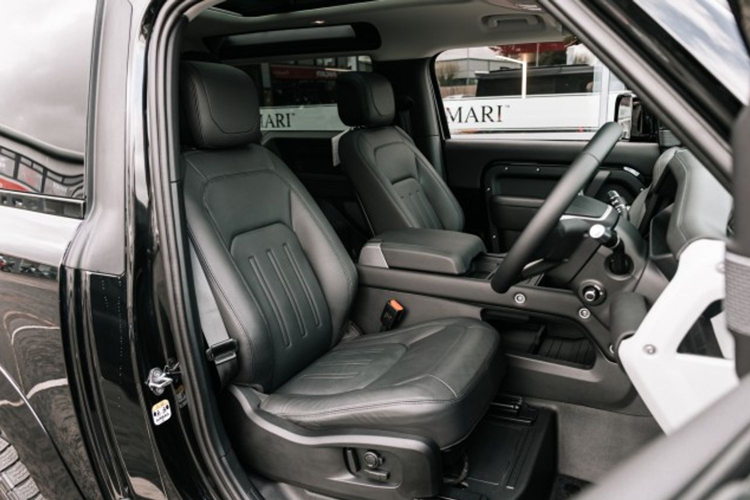 LAND ROVER DEFENDER ESTATE 2.0 HSE 5DR AUTOMATIC