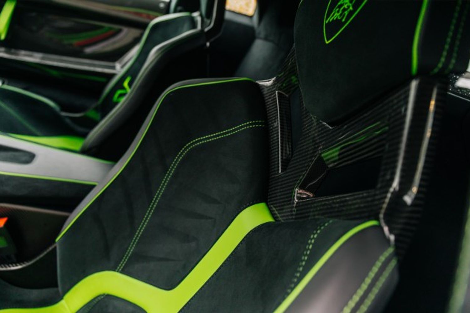 LAMBORGHINI AVENTADOR COUPE 6.5 LP 750-4 SUPERVELOCE 2DR SEMI AUTOMATIC