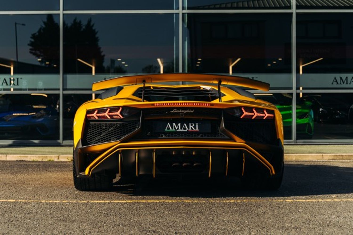 LAMBORGHINI AVENTADOR COUPE 6.5 LP 750-4 SUPERVELOCE 2DR SEMI AUTOMATIC
