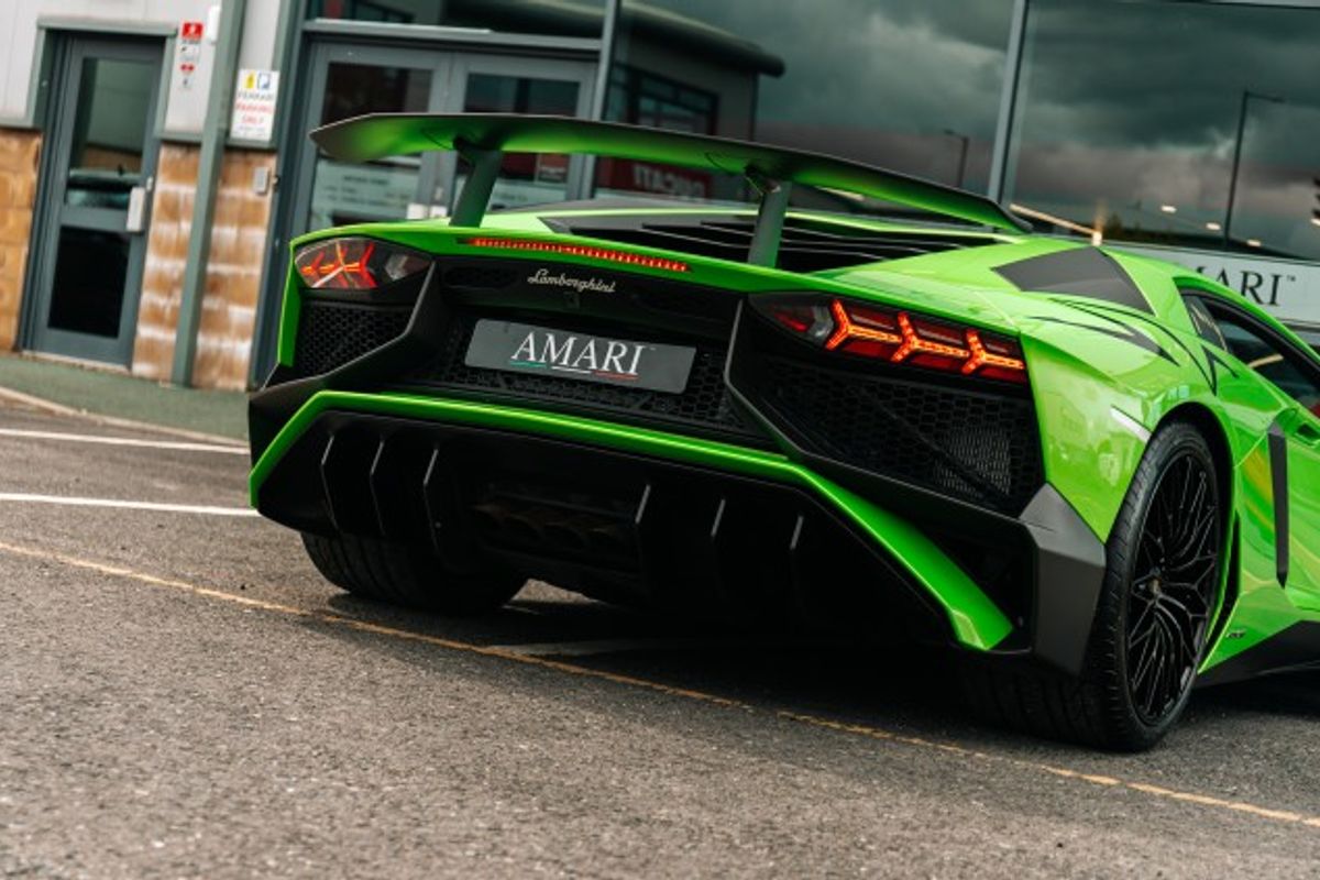 LAMBORGHINI AVENTADOR COUPE 6.5 LP 750-4 SUPERVELOCE 2DR SEMI AUTOMATIC