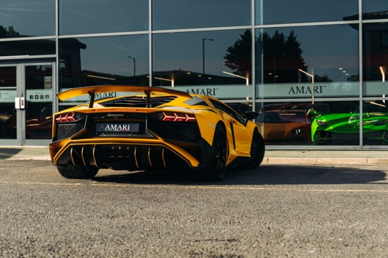 LAMBORGHINI AVENTADOR COUPE 6.5 LP 750-4 SUPERVELOCE 2DR SEMI AUTOMATIC