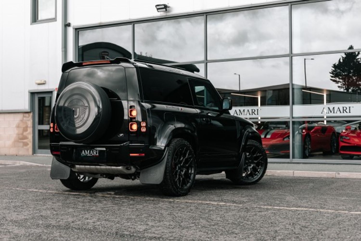 LAND ROVER DEFENDER ESTATE 2.0 HSE 5DR AUTOMATIC