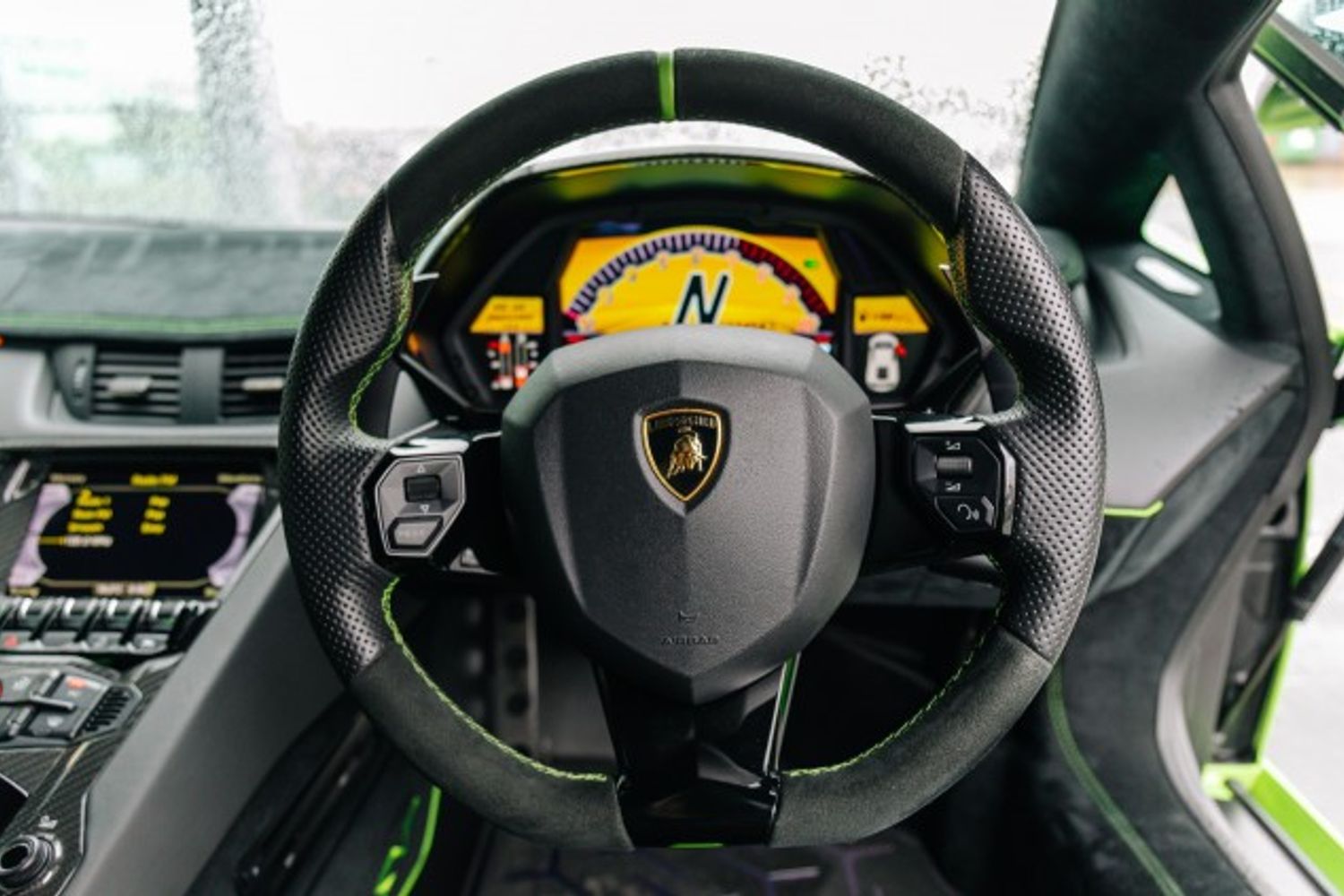 LAMBORGHINI AVENTADOR COUPE 6.5 LP 750-4 SUPERVELOCE 2DR SEMI AUTOMATIC