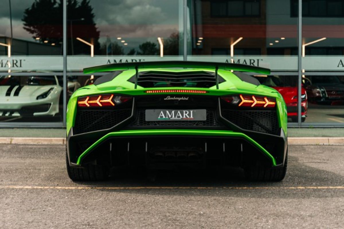 LAMBORGHINI AVENTADOR COUPE 6.5 LP 750-4 SUPERVELOCE 2DR SEMI AUTOMATIC