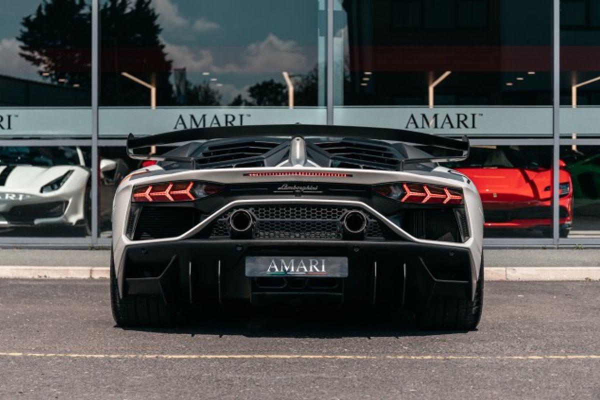 LAMBORGHINI AVENTADOR COUPE 6.5 LP 770-4 SVJ 2DR SEMI AUTOMATIC