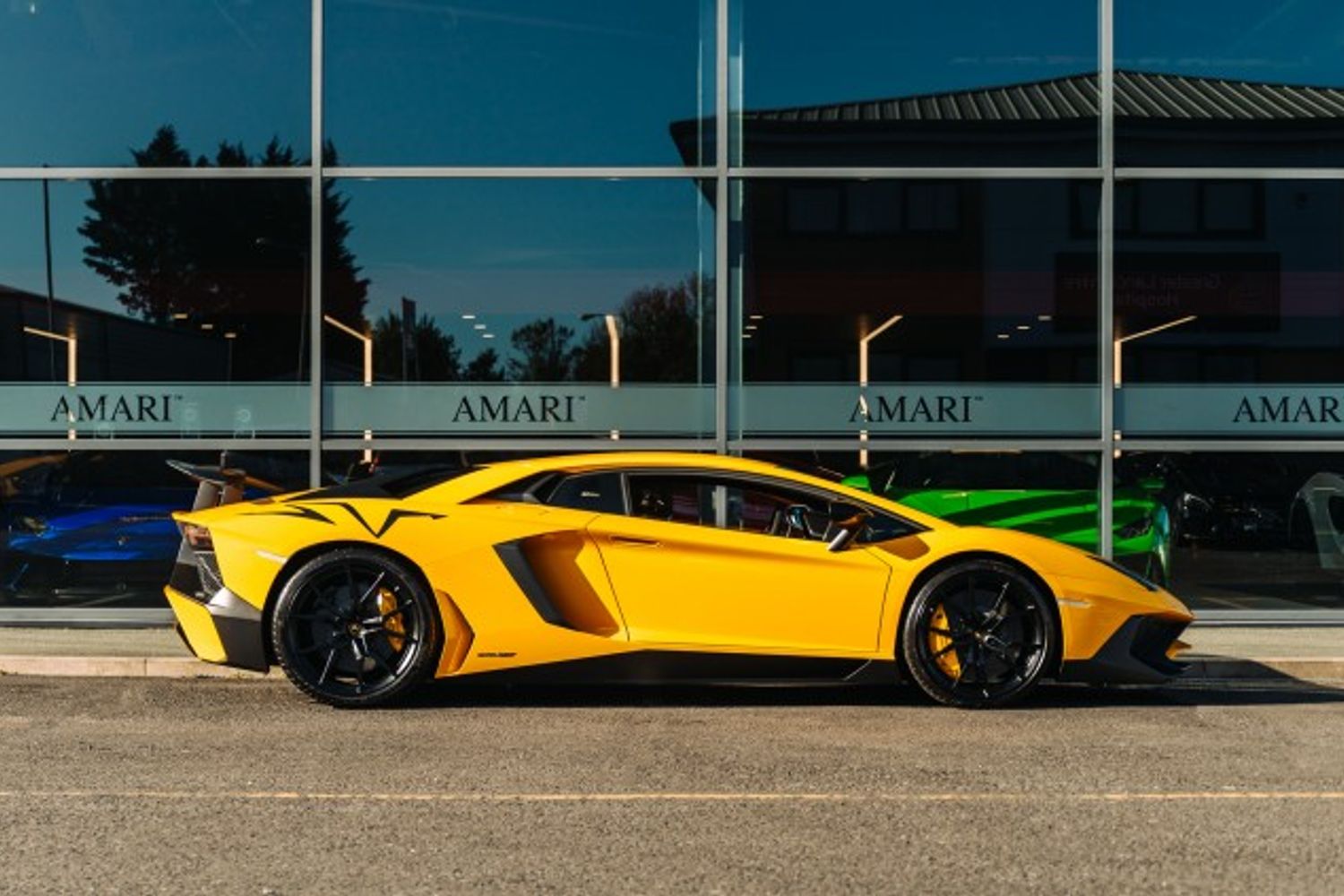 LAMBORGHINI AVENTADOR COUPE 6.5 LP 750-4 SUPERVELOCE 2DR SEMI AUTOMATIC