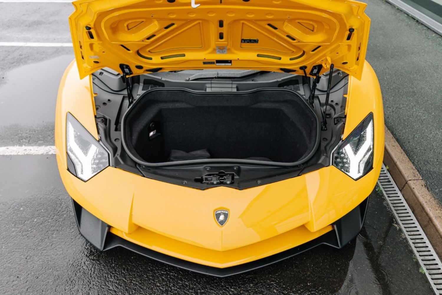 LAMBORGHINI AVENTADOR COUPE 6.5 LP 750-4 SUPERVELOCE 2DR SEMI AUTOMATIC