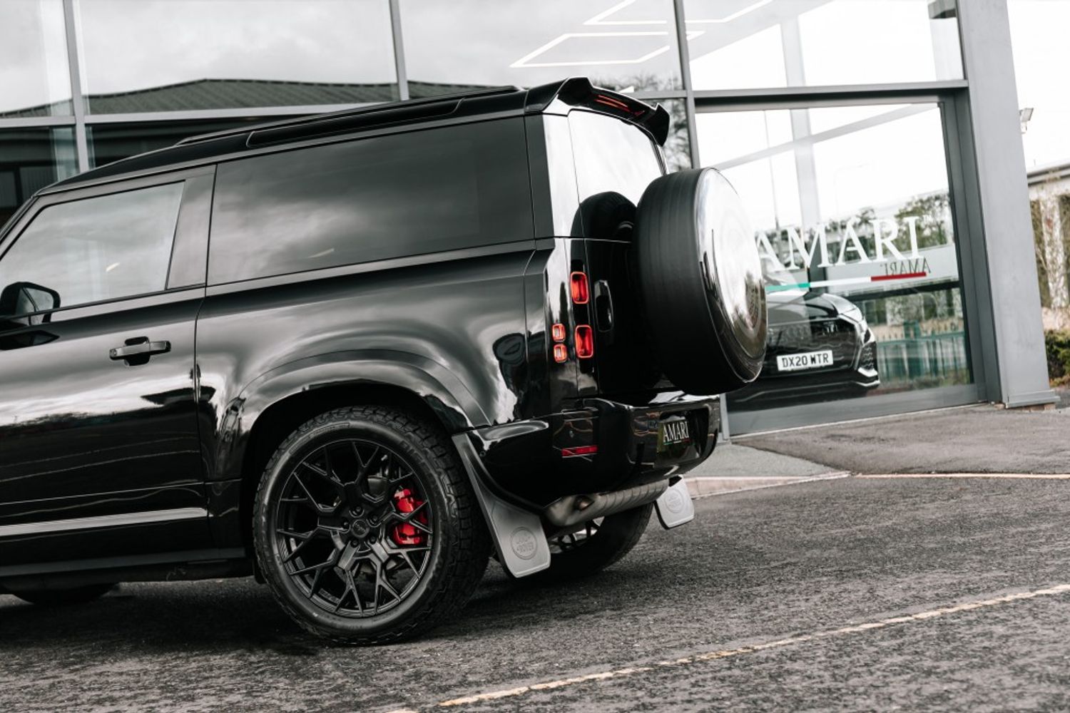 LAND ROVER DEFENDER ESTATE 2.0 HSE 5DR AUTOMATIC