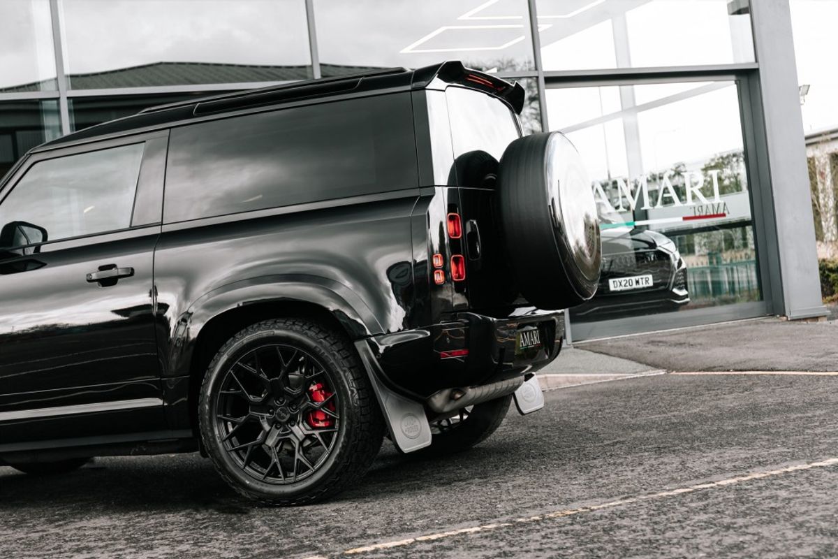 LAND ROVER DEFENDER ESTATE 2.0 HSE 5DR AUTOMATIC