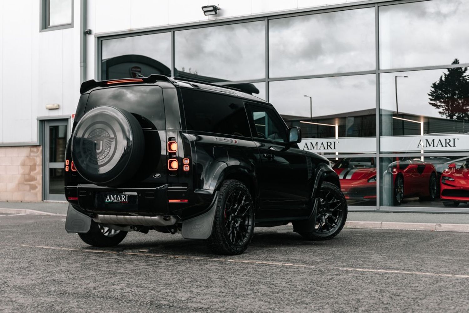 LAND ROVER DEFENDER ESTATE 2.0 HSE 5DR AUTOMATIC