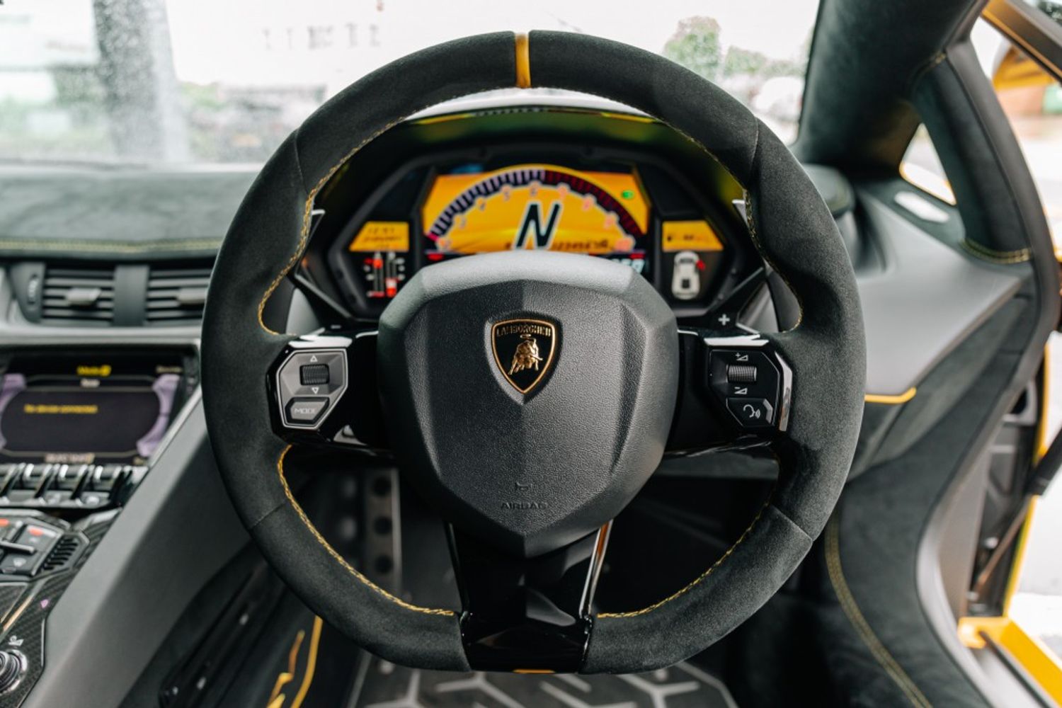 LAMBORGHINI AVENTADOR COUPE 6.5 LP 750-4 SUPERVELOCE 2DR SEMI AUTOMATIC