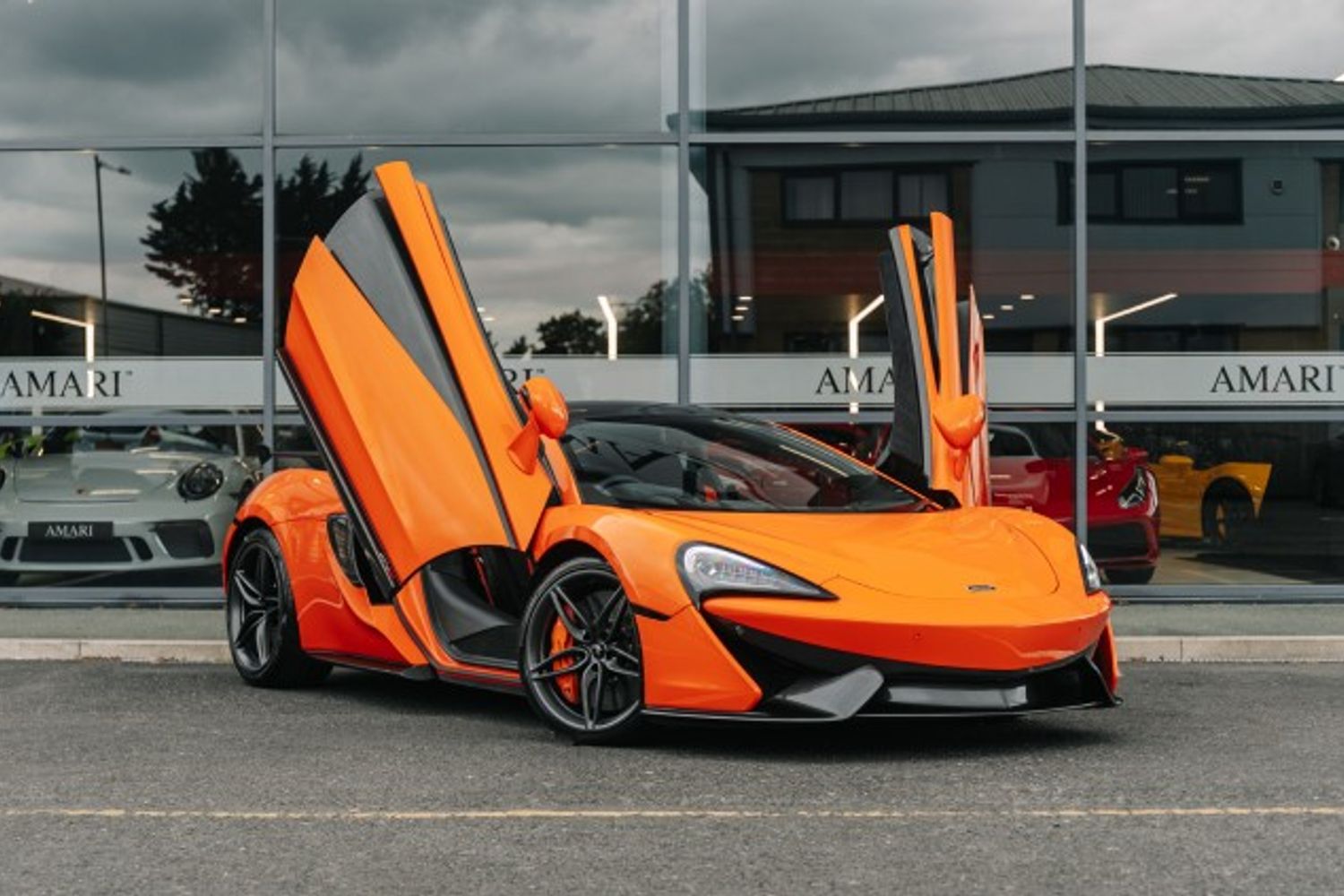 MCLAREN 570 COUPE 3.8 V8 SSG 2DR SEMI AUTOMATIC