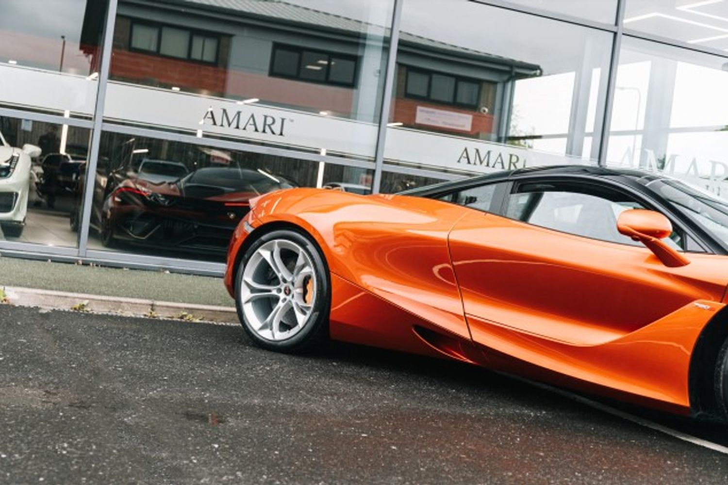 MCLAREN 720 COUPE 4.0 V8 SSG 2DR SEMI AUTOMATIC