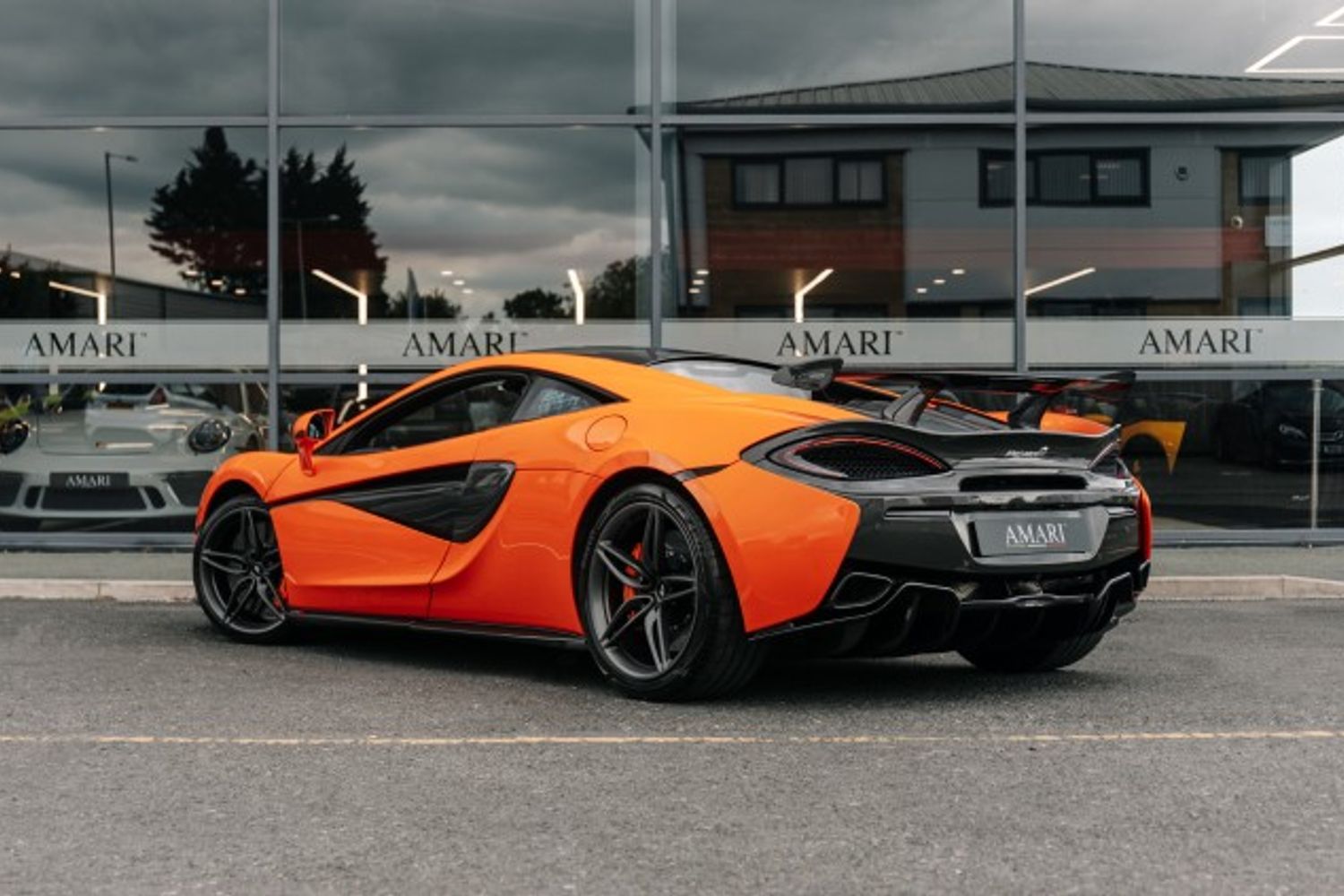 MCLAREN 570 COUPE 3.8 V8 SSG 2DR SEMI AUTOMATIC