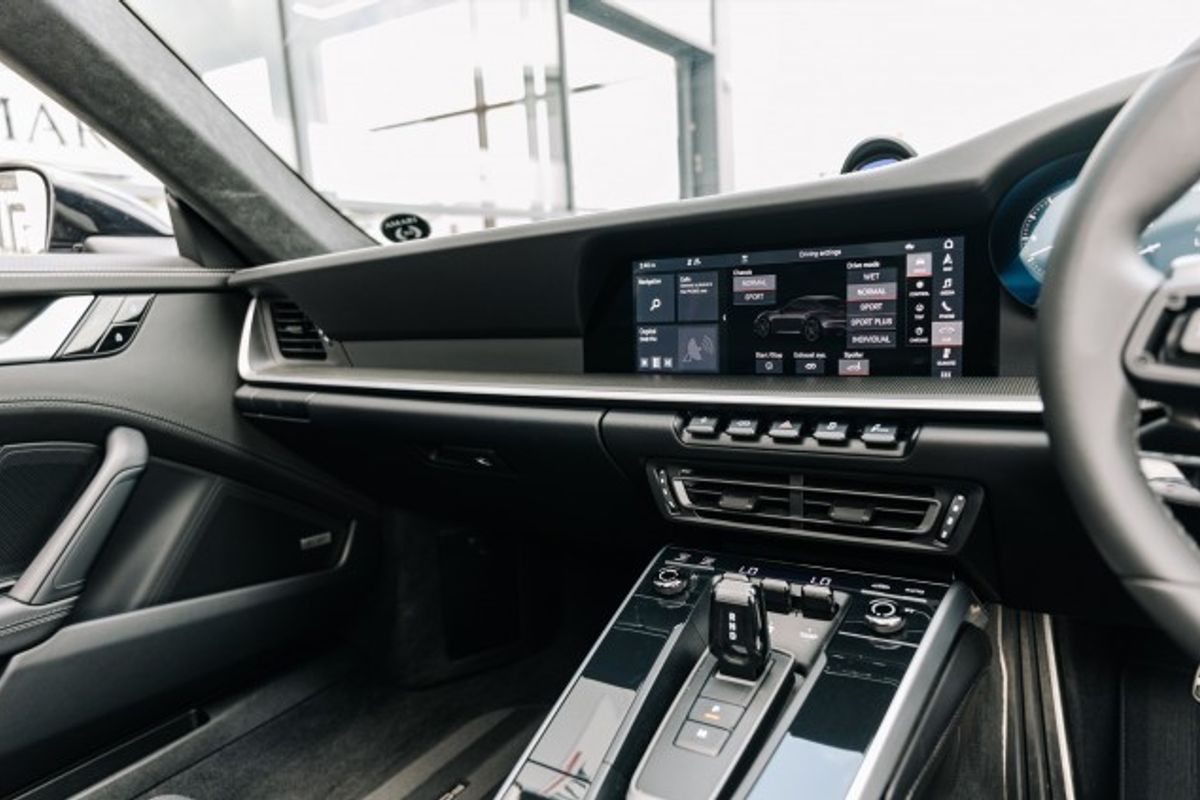 PORSCHE 911 COUPE 3.7 TURBO S PDK 2DR SEMI AUTOMATIC