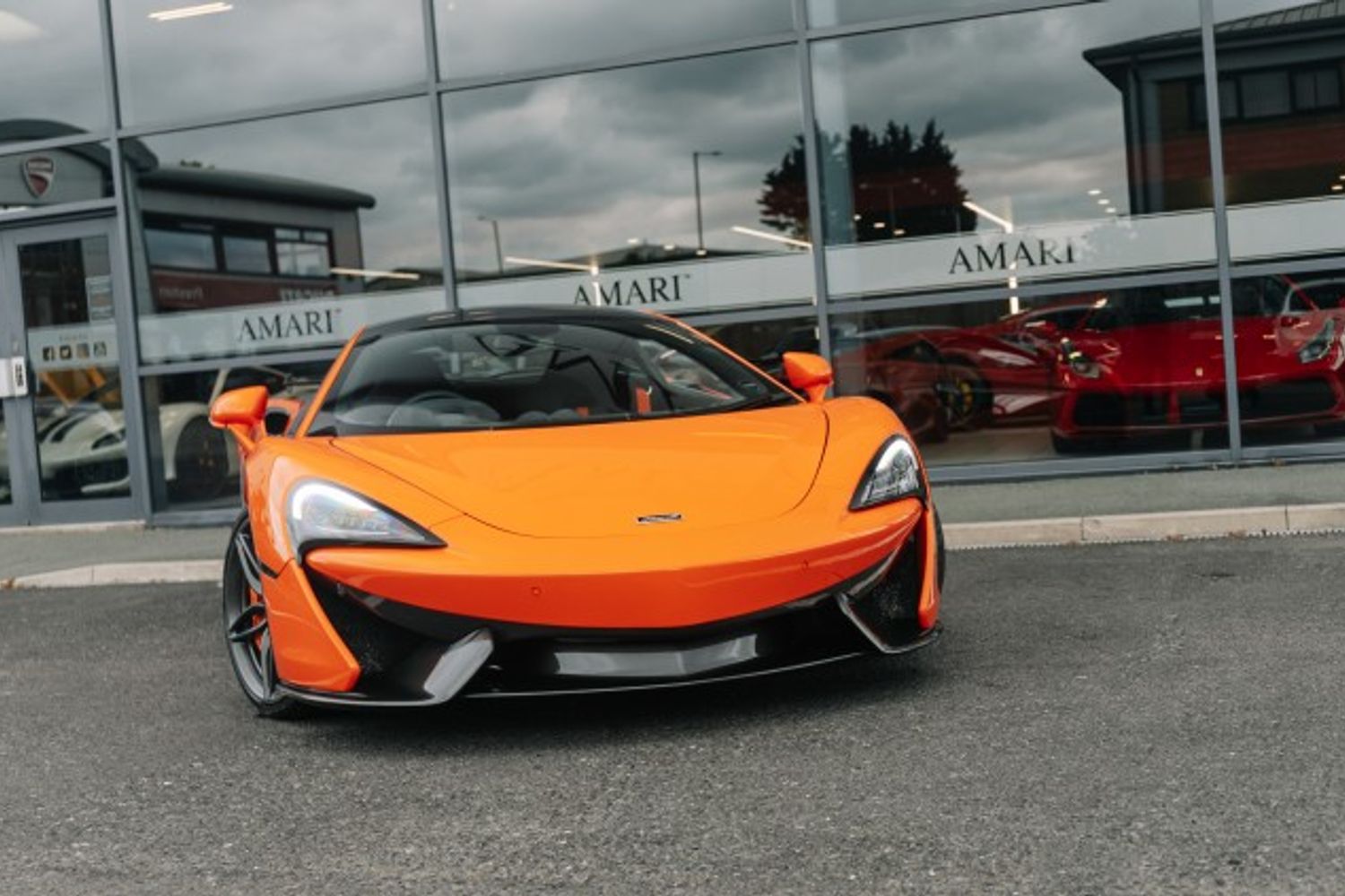 MCLAREN 570 COUPE 3.8 V8 SSG 2DR SEMI AUTOMATIC