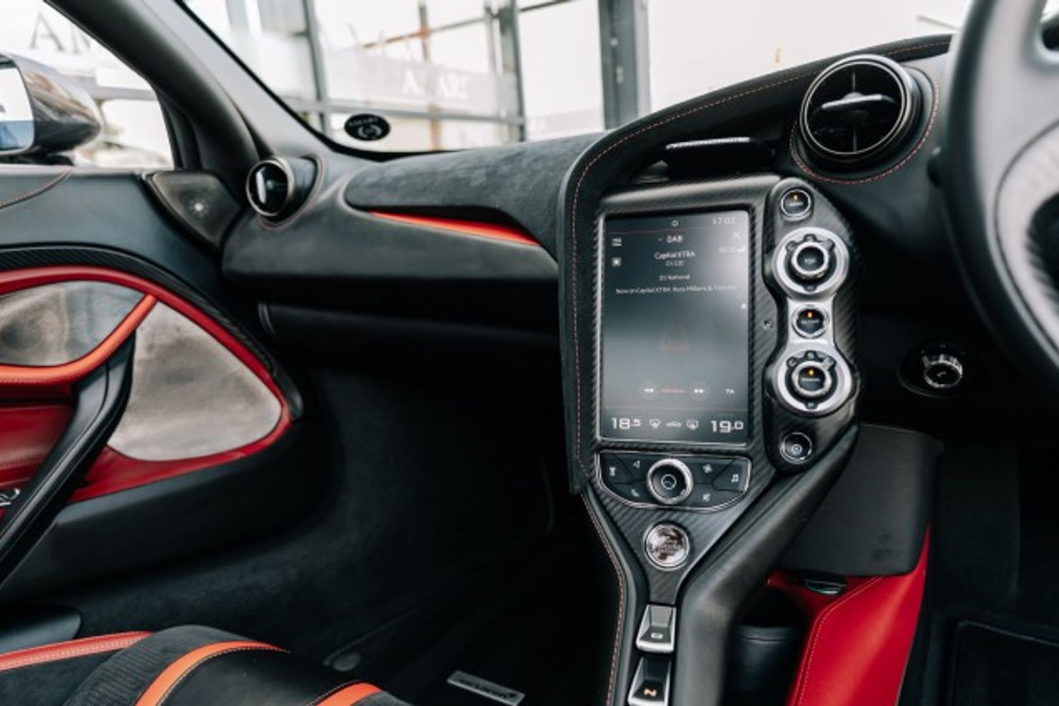 MCLAREN 720S V8 SSG COUPE 4.0 V8 SSG 2DR SEMI AUTOMATIC