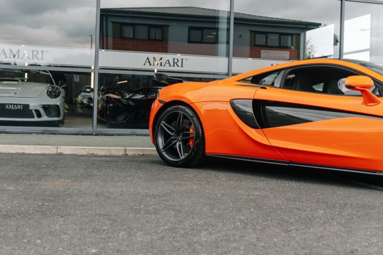 MCLAREN 570 COUPE 3.8 V8 SSG 2DR SEMI AUTOMATIC