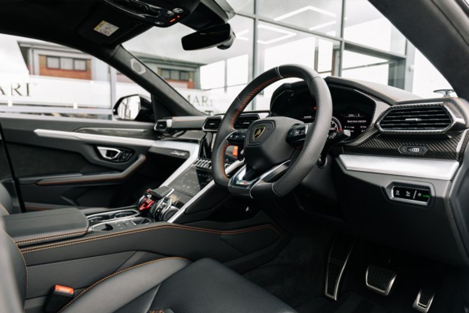LAMBORGHINI URUS ESTATE 4.0 V8 5DR AUTOMATIC