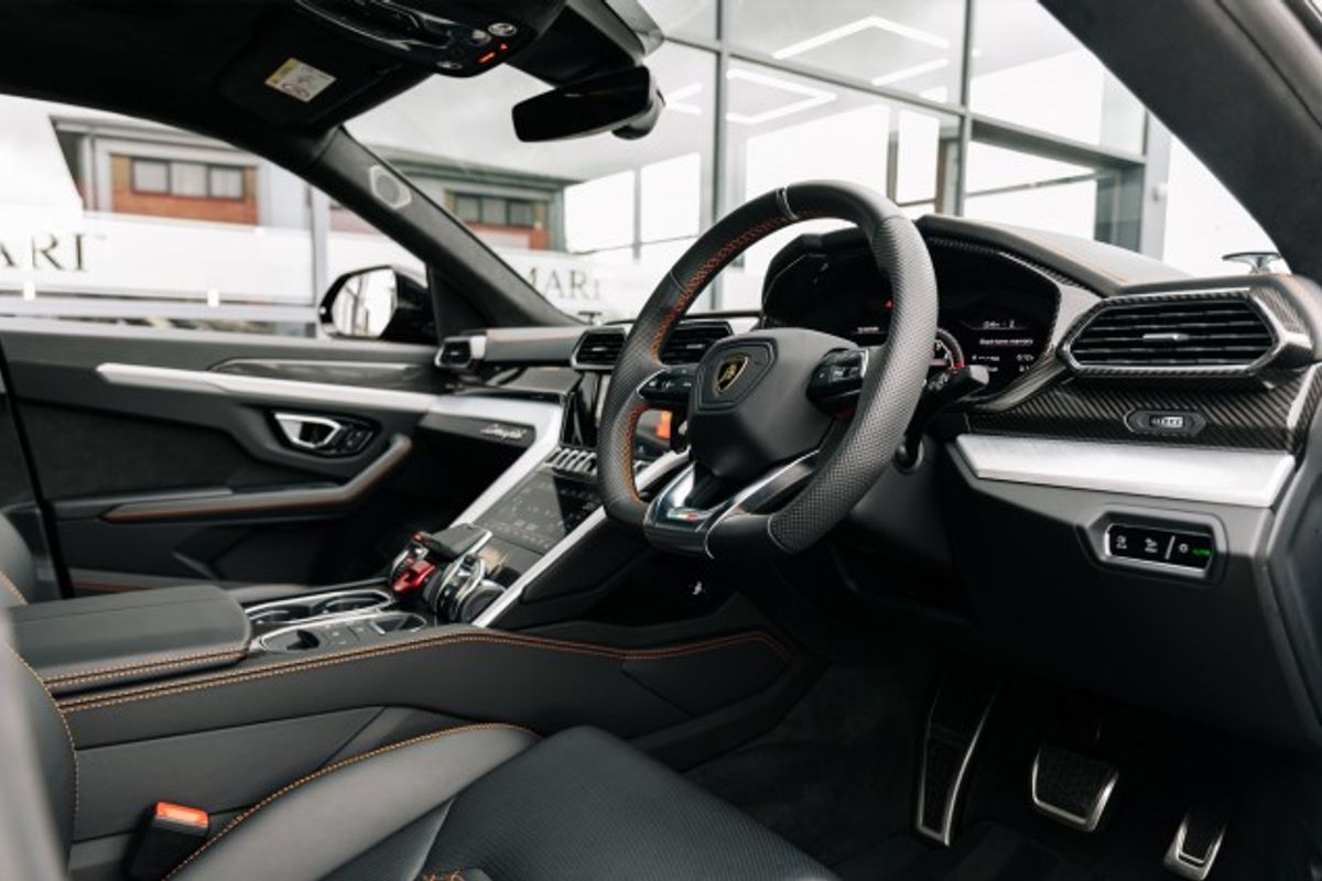 LAMBORGHINI URUS ESTATE 4.0 V8 5DR AUTOMATIC