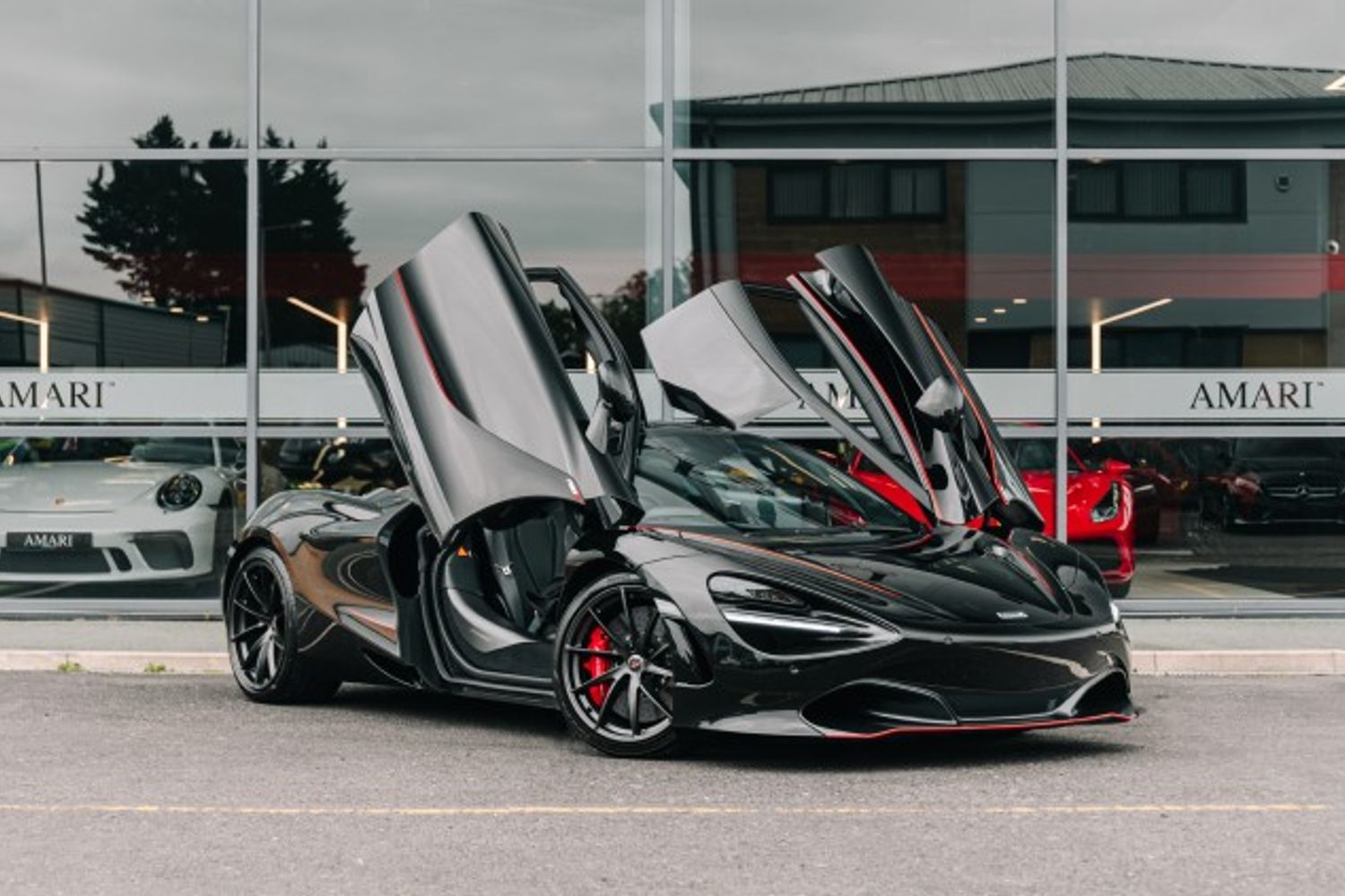MCLAREN 720 COUPE 4.0 V8 SSG 2DR SEMI AUTOMATIC
