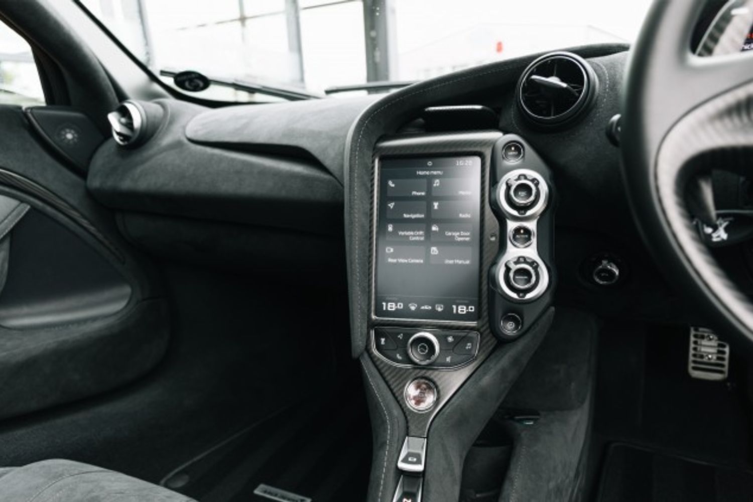 MCLAREN 720 COUPE 4.0 V8 SSG 2DR SEMI AUTOMATIC